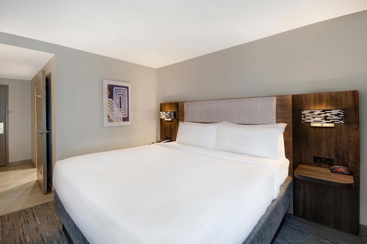 Holiday Inn Express Rochester - University Area By Ihg Exterior foto