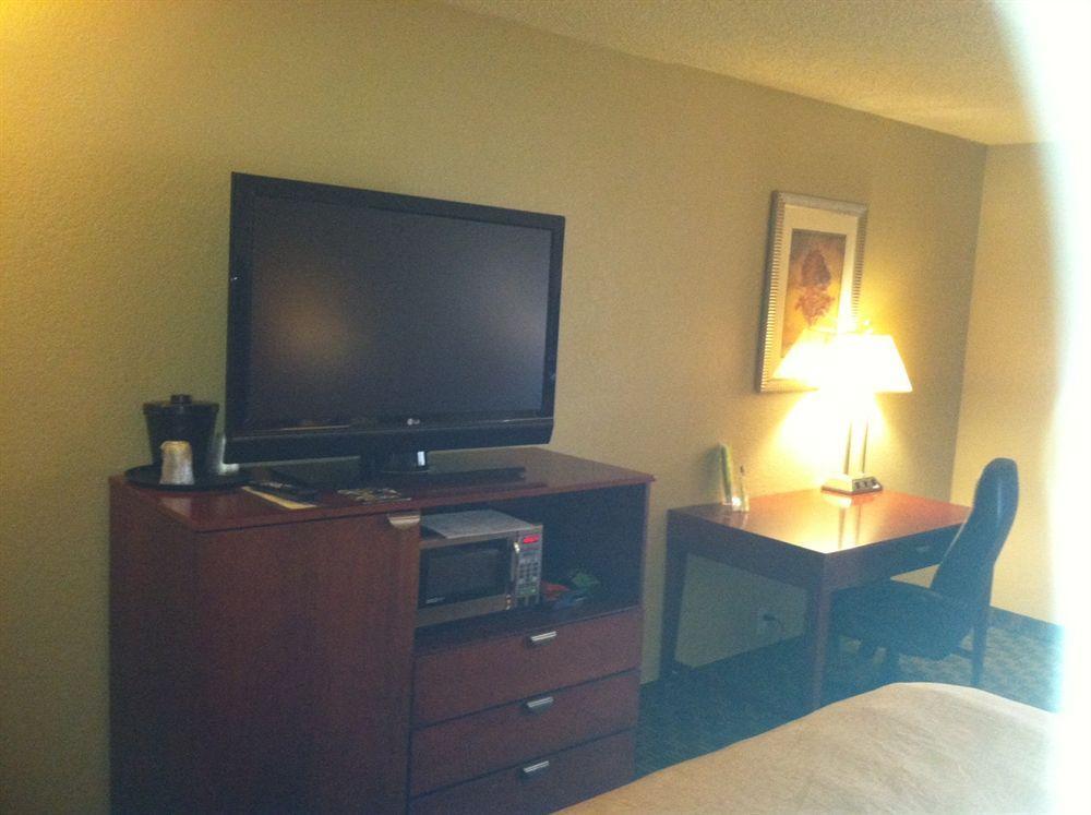 Holiday Inn Express Rochester - University Area By Ihg Exterior foto